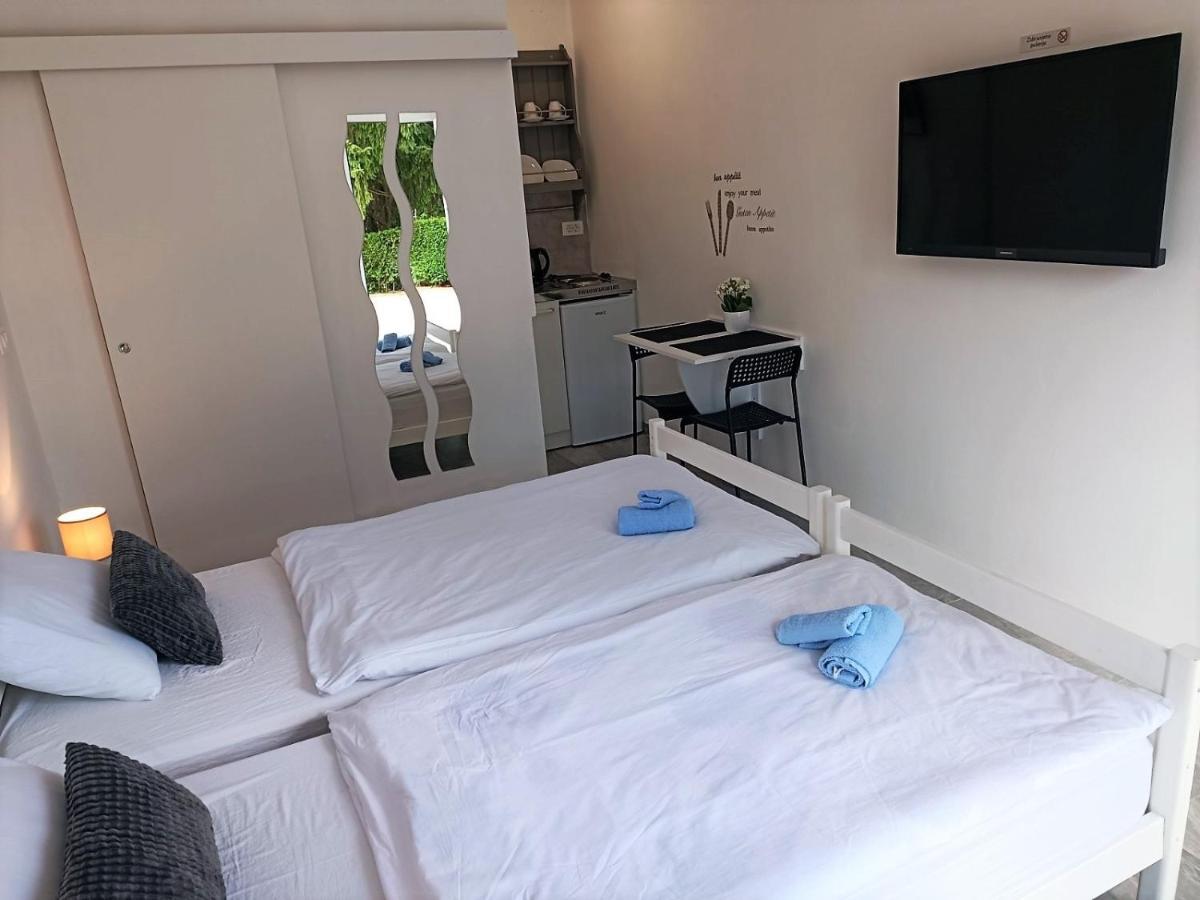 Studio Apartman Brletic Tounj Εξωτερικό φωτογραφία