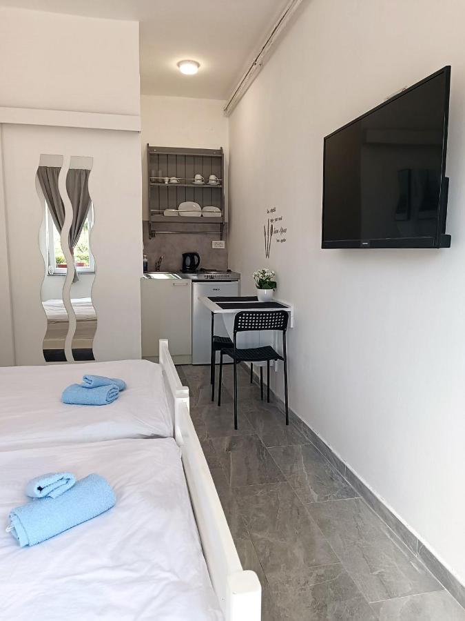 Studio Apartman Brletic Tounj Εξωτερικό φωτογραφία