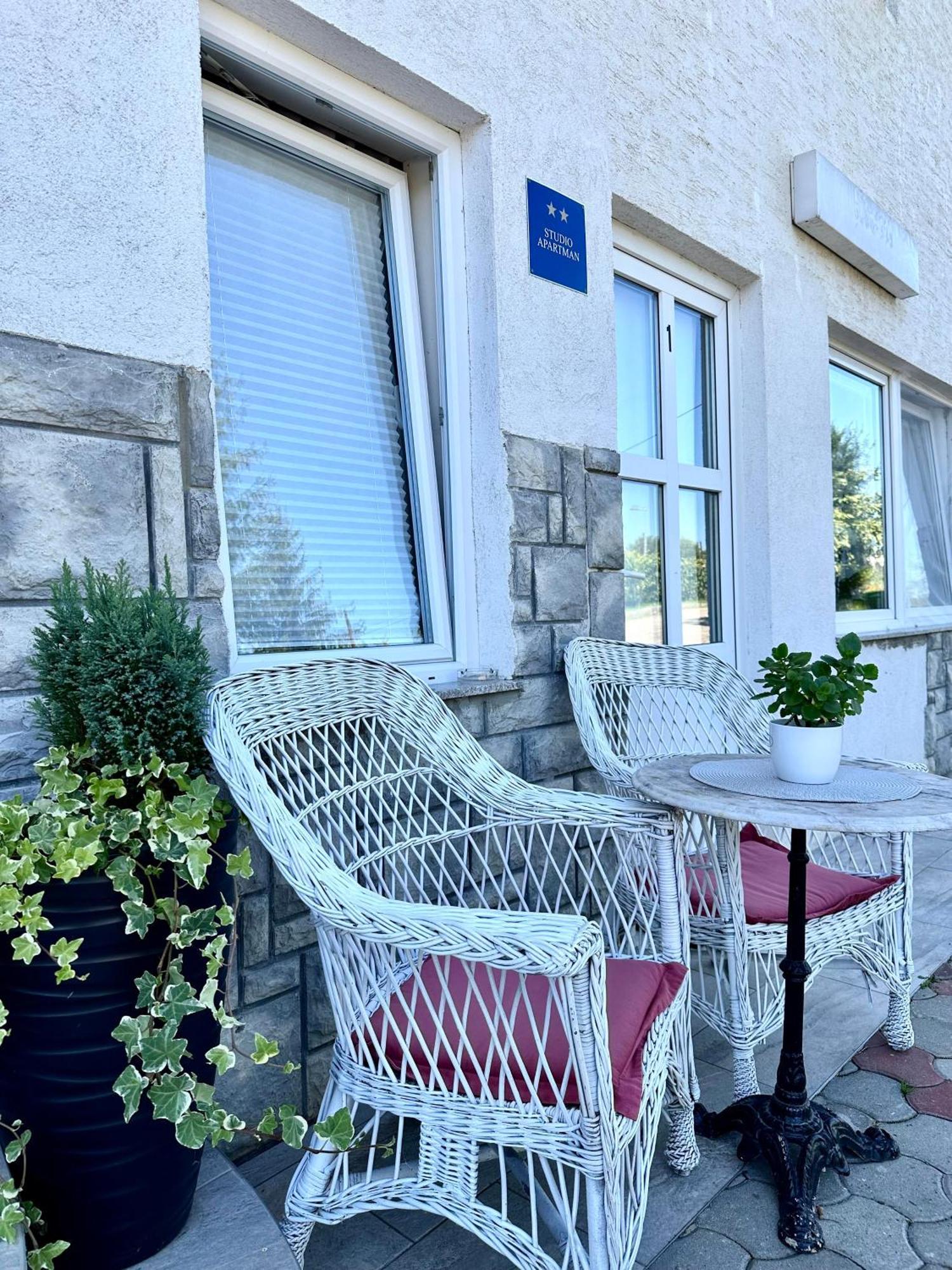 Studio Apartman Brletic Tounj Εξωτερικό φωτογραφία